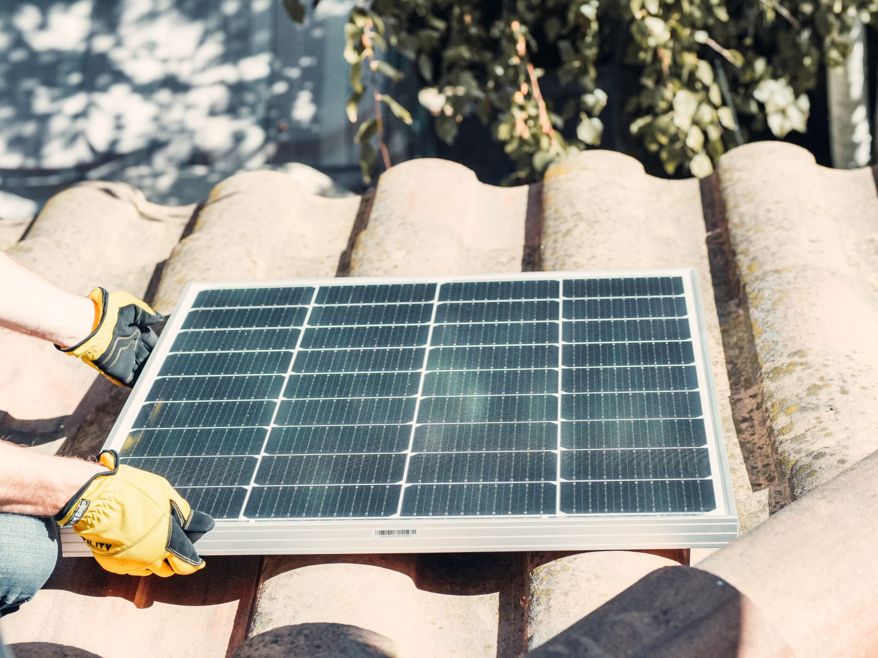 Installateur panneaux solaires équipe à Quimper